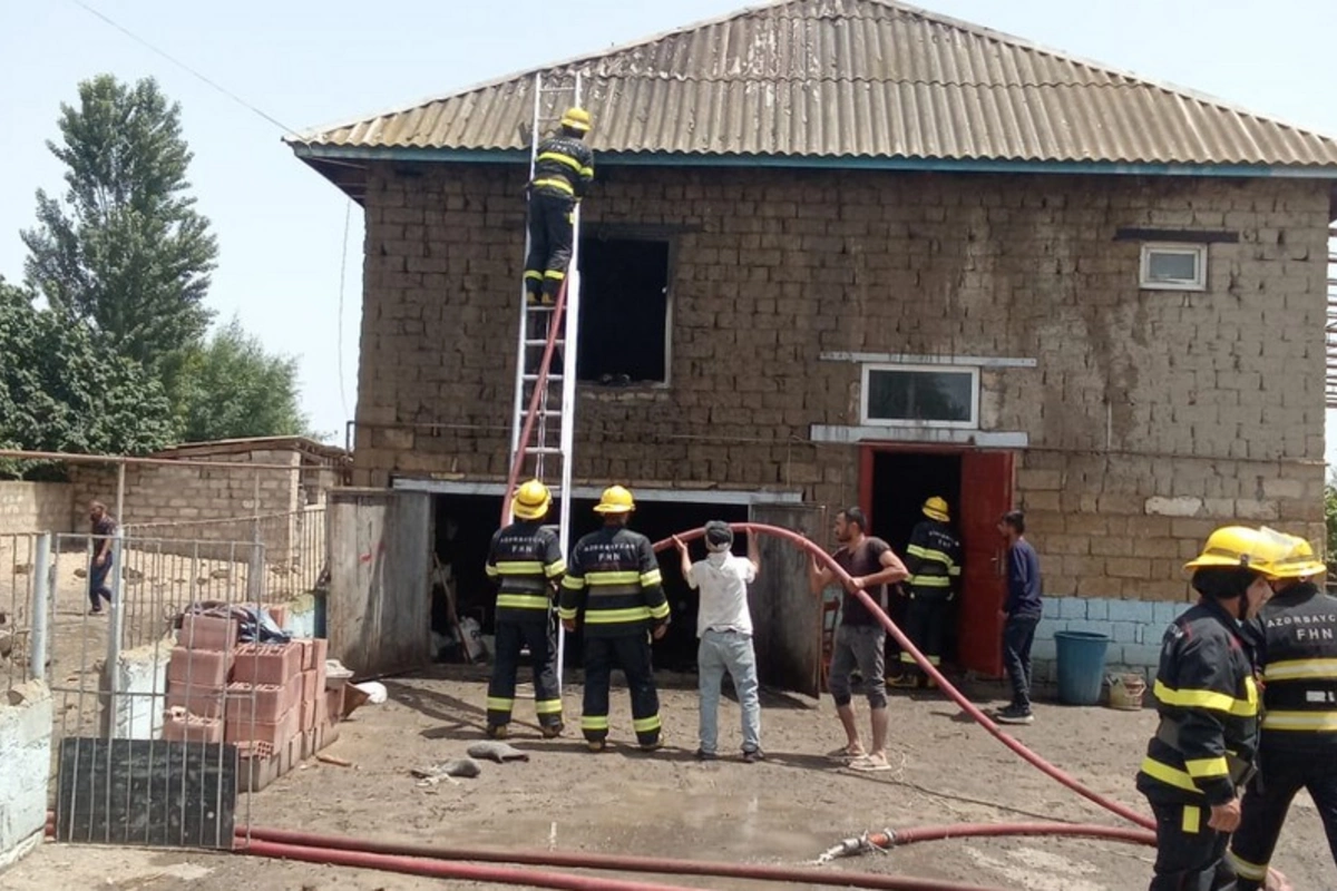 Neftçalada fərdi ev yanıb, ölən və xəsarət alan var Neftçalada fərdi ev yanıb, ölən və xəsarət alan var