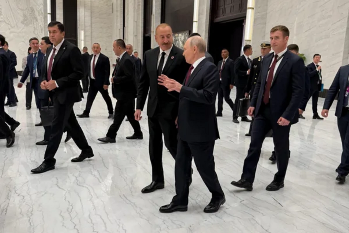 İlham Əliyev Bişkekdə Vladimir Putinlə ayaqüstü görüş keçiriblər