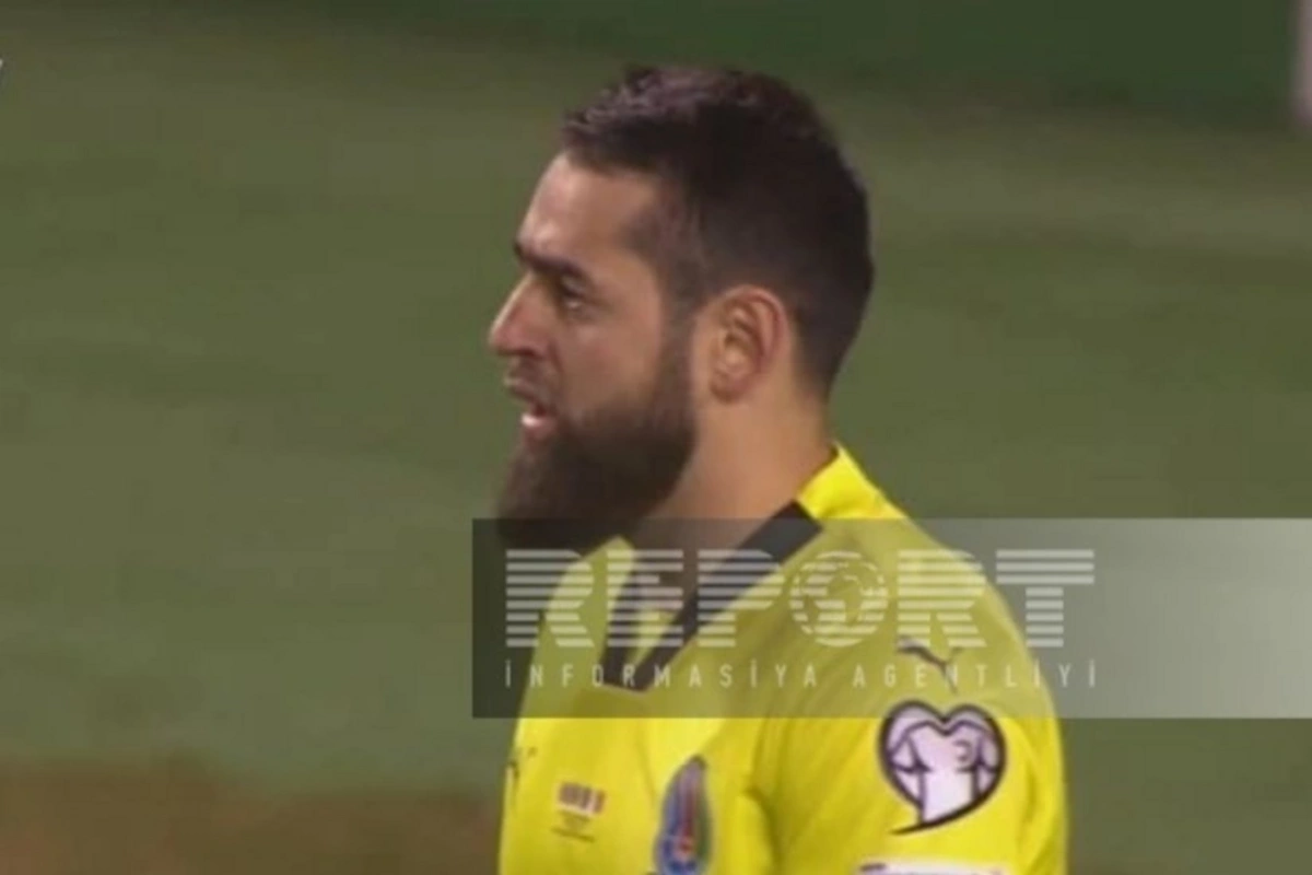 Вратарь сборной Азербайджана получил травму в матче с Францией