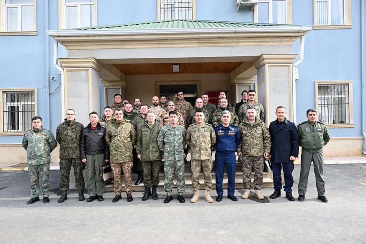 Hərbi attaşelər HHQ-nin hərbi hissəsində olublar