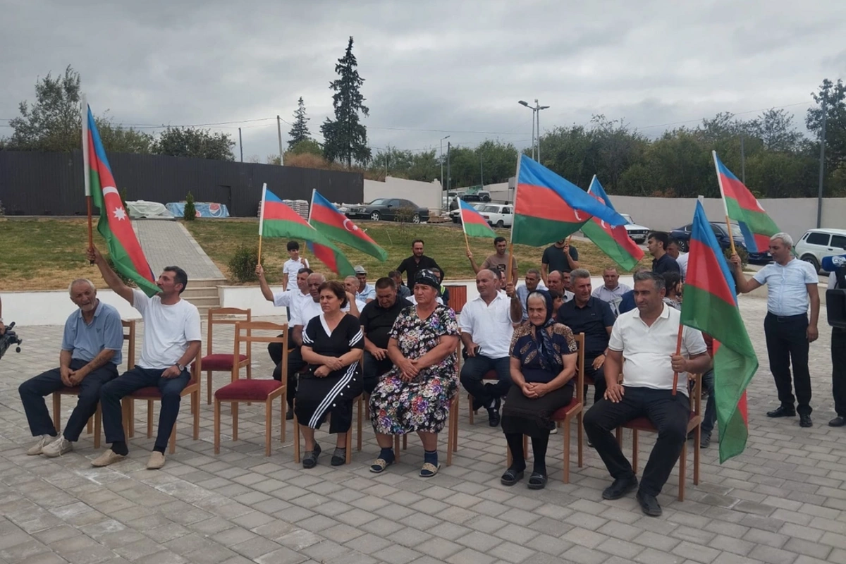 Жителям села Ханъюрду Ходжалинского района вручены ключи от квартир