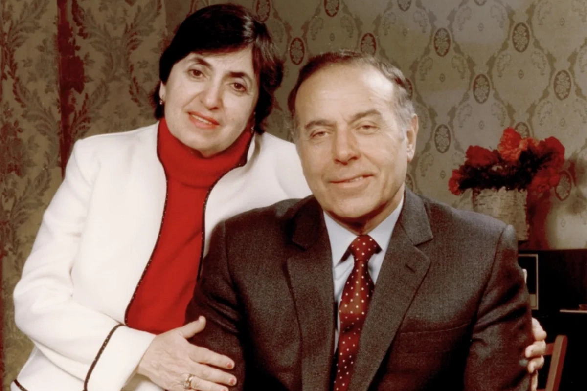 Zərifə və Heydər Əliyevlər - Əbədiyaşar məhəbbət kitabı Sarayevoda boşnak dilində nəşr olunub