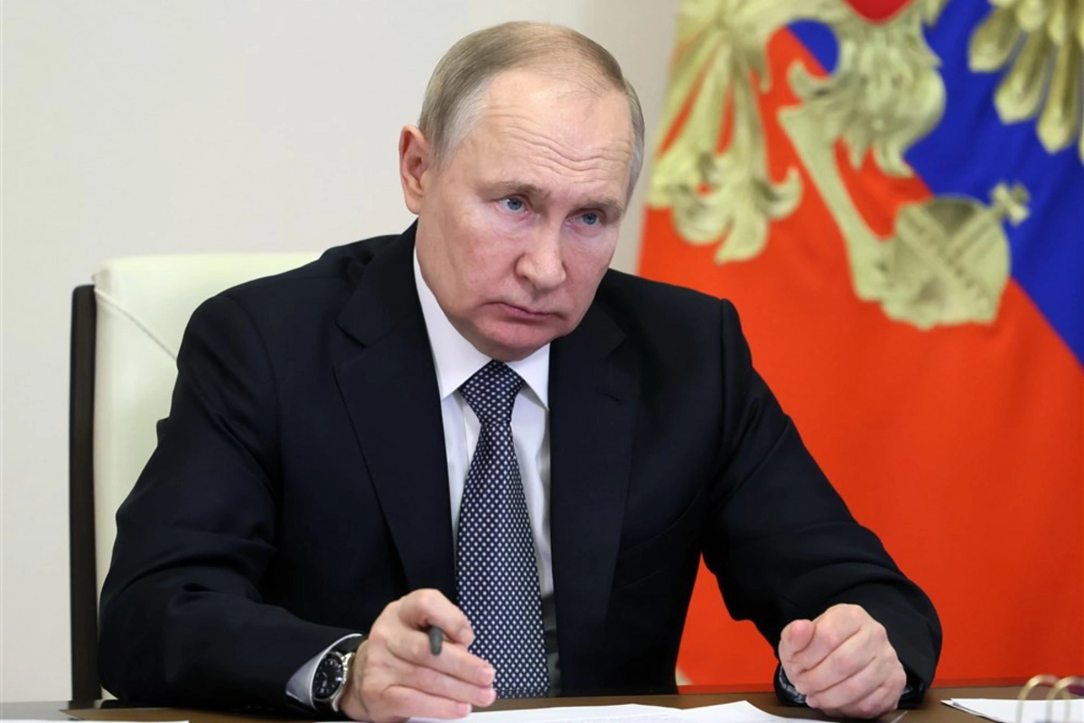 Putin İranın xarici işlər nazirini Kremldə qəbul edib Putin İranın xarici işlər nazirini Kremldə qəbul edib