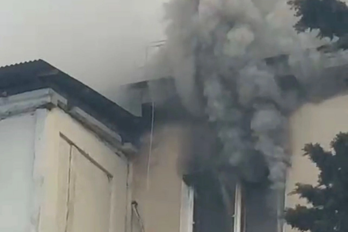 Bakıda yaşayış binasında geclü yanğın