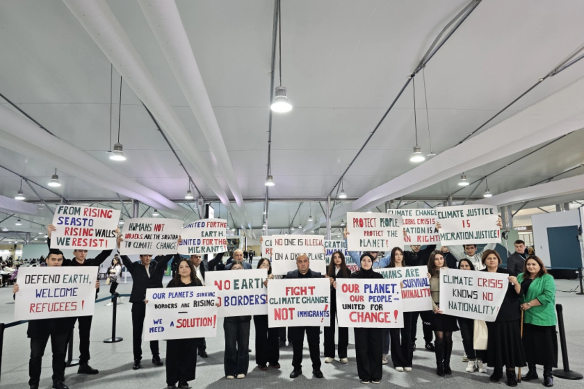 COP29 çərçivəsində Avropada miqrantlara qarşı təzyiqlərə etiraz olaraq səssiz aksiya keçirilib