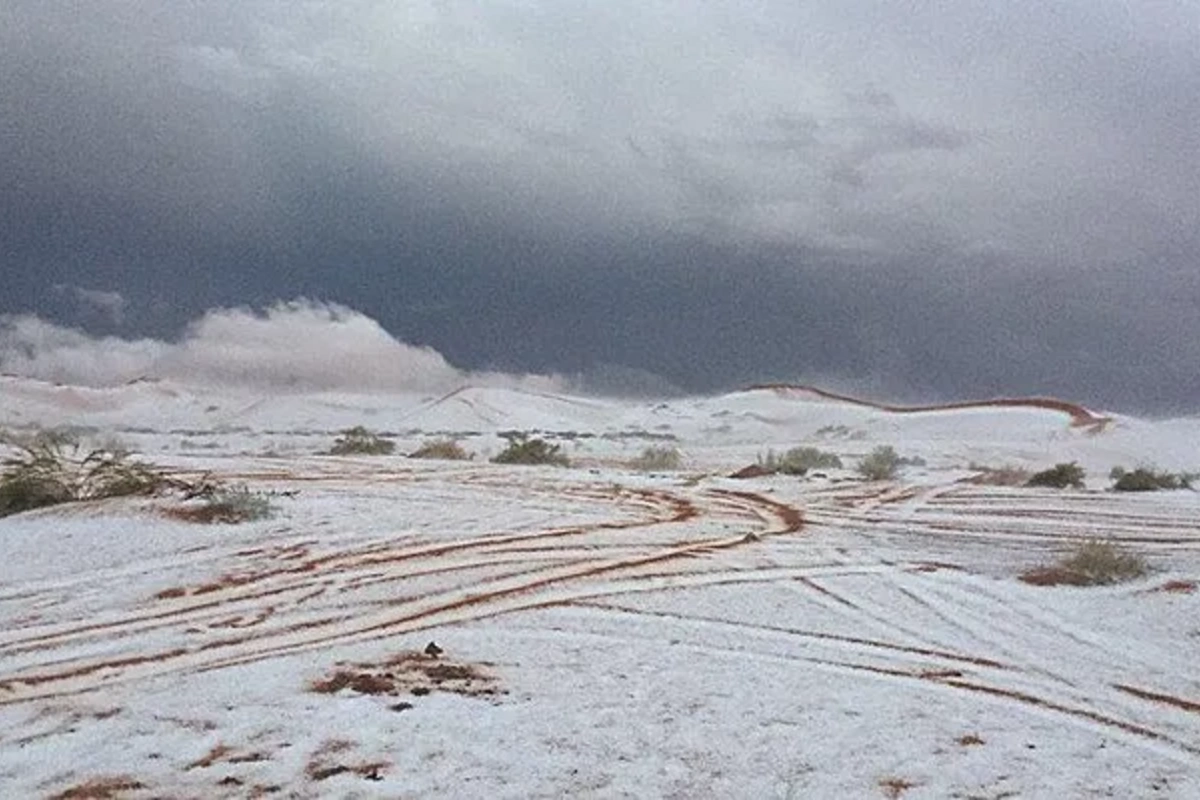 Пустыни Саудовской Аравии покрылись снегом