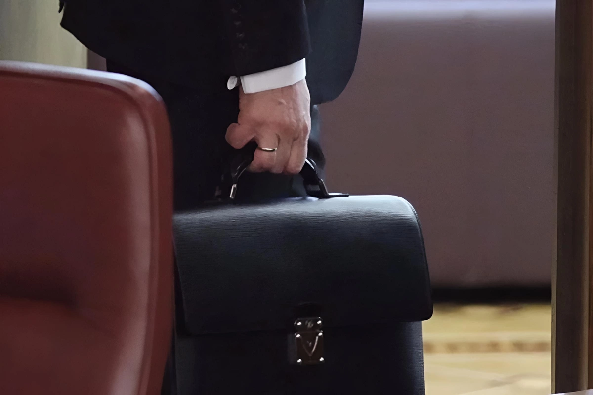 В Шеки чиновник освобожден от должности