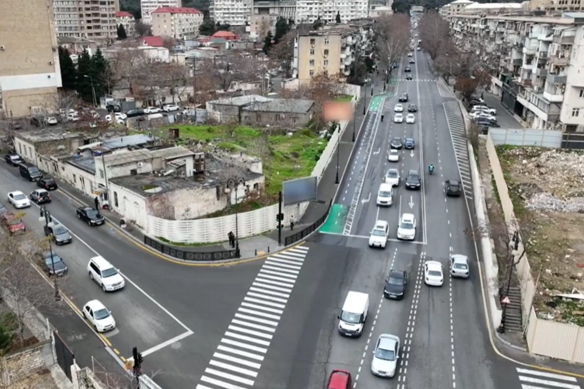 Sürücülərin başına oyun açan nişan: Çətin görünən problemin asan həlli necə olmalıdır?