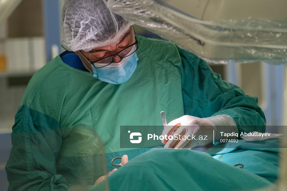 Bakıda gənc qız burun əməliyyatı zamanı kliniki ölüm keçirib - Altı aydır yataq xəstəsidir