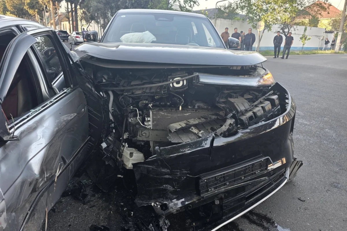 Xəyal Rza ailəsi ilə birgə Göyçayda qəzaya düşdü