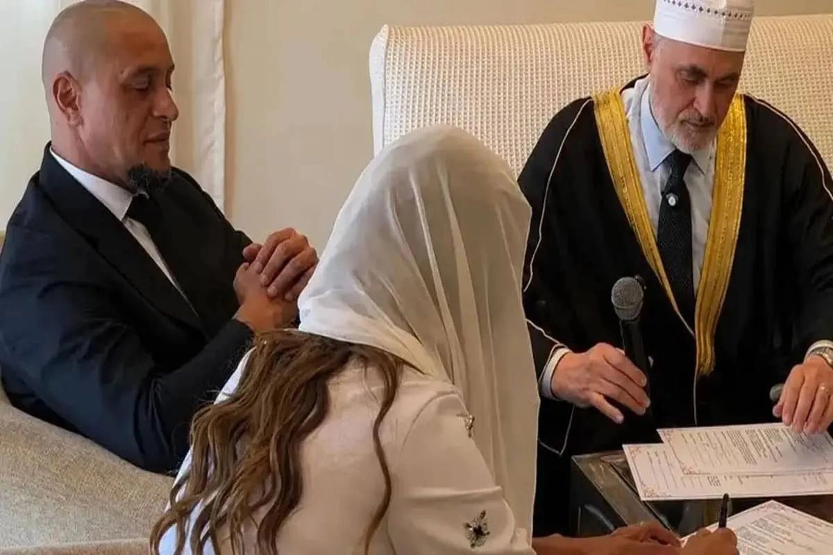 Roberto Karlosdan Müsəlman oldu iddialarına CAVAB