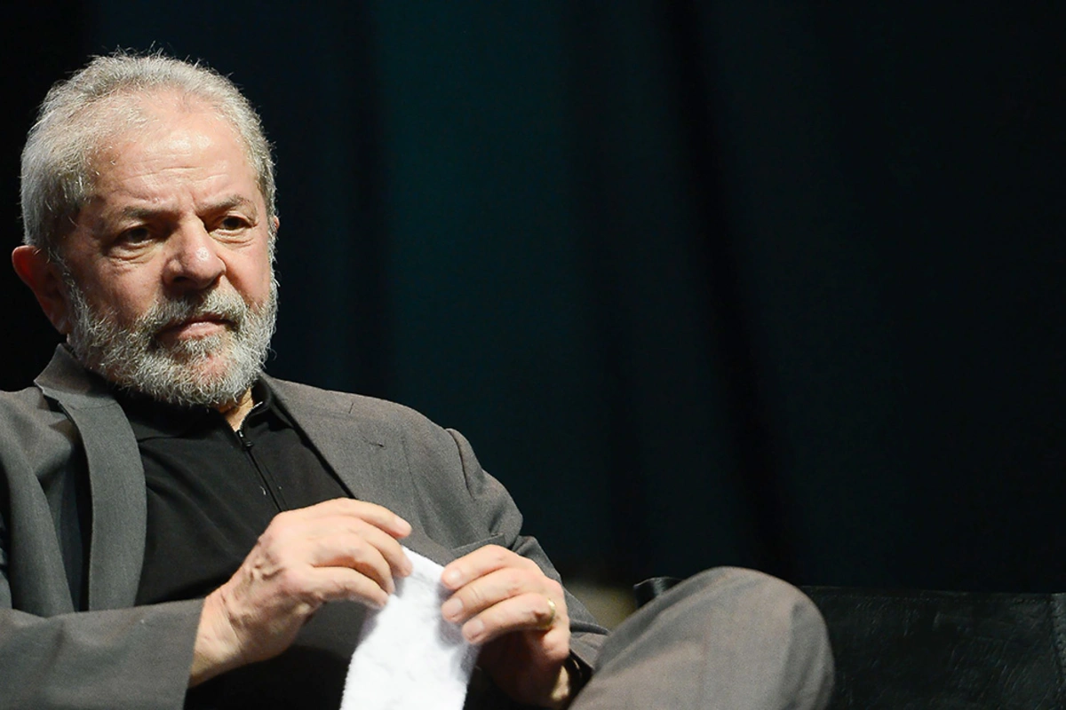 Braziliya prezidenti Lula da Silva başından əməliyyat keçirib Braziliya prezidenti Lula da Silva başından əməliyyat keçirib