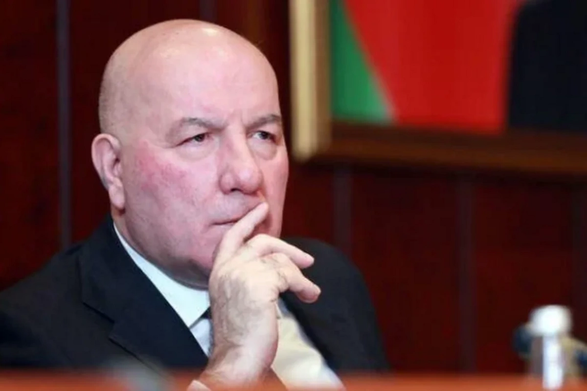 Elman Rüstəmov bu səbəbdən şadlıq sarayını SATDI