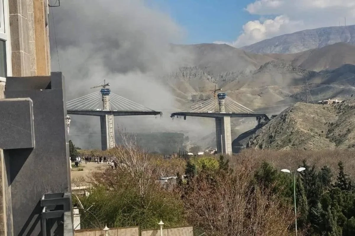 СМИ: США и Израиль ударили по острову Харк и ж/д мосту в Иране