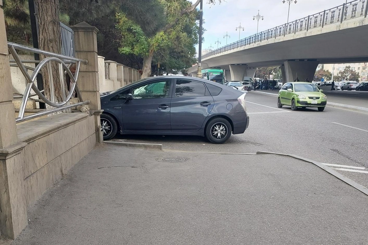 Bakıda bu ərazidə XAOTİK VƏZİYYƏT Bakıda bu ərazidə XAOTİK VƏZİYYƏT