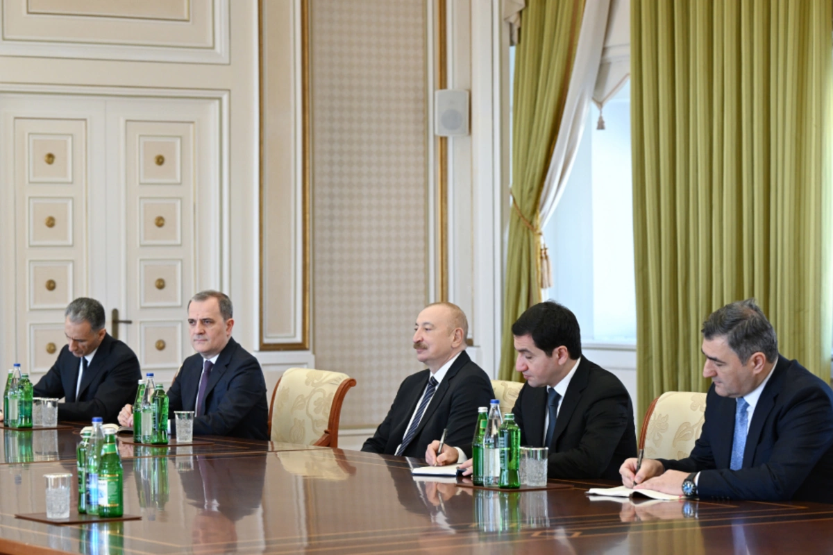 Президент Ильхам Алиев принял министров иностранных дел и транспорта Казахстана