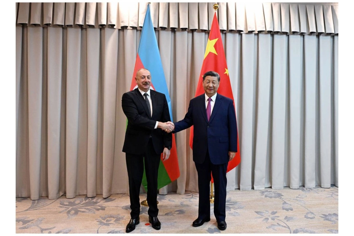 Ильхам Алиев поздравил Си Цзиньпина