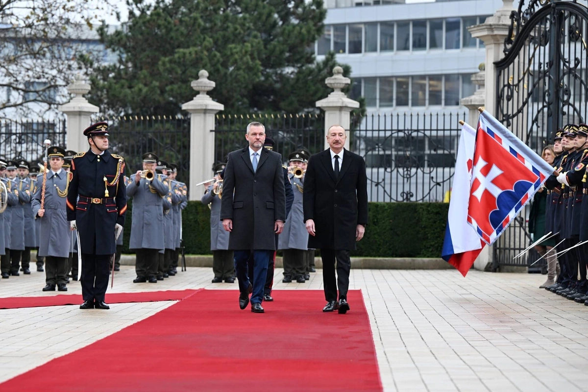 Bratislavada İlham Əliyevin rəsmi qarşılanma mərasimi olub