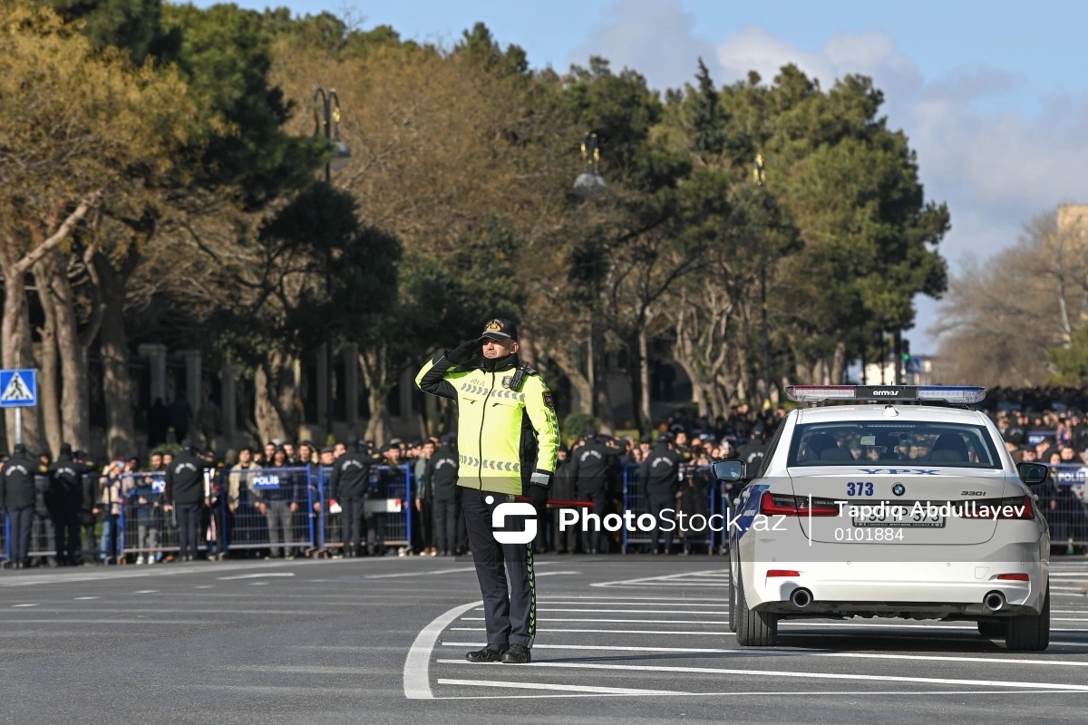 В Азербайджане память шехидов почтили минутой молчания