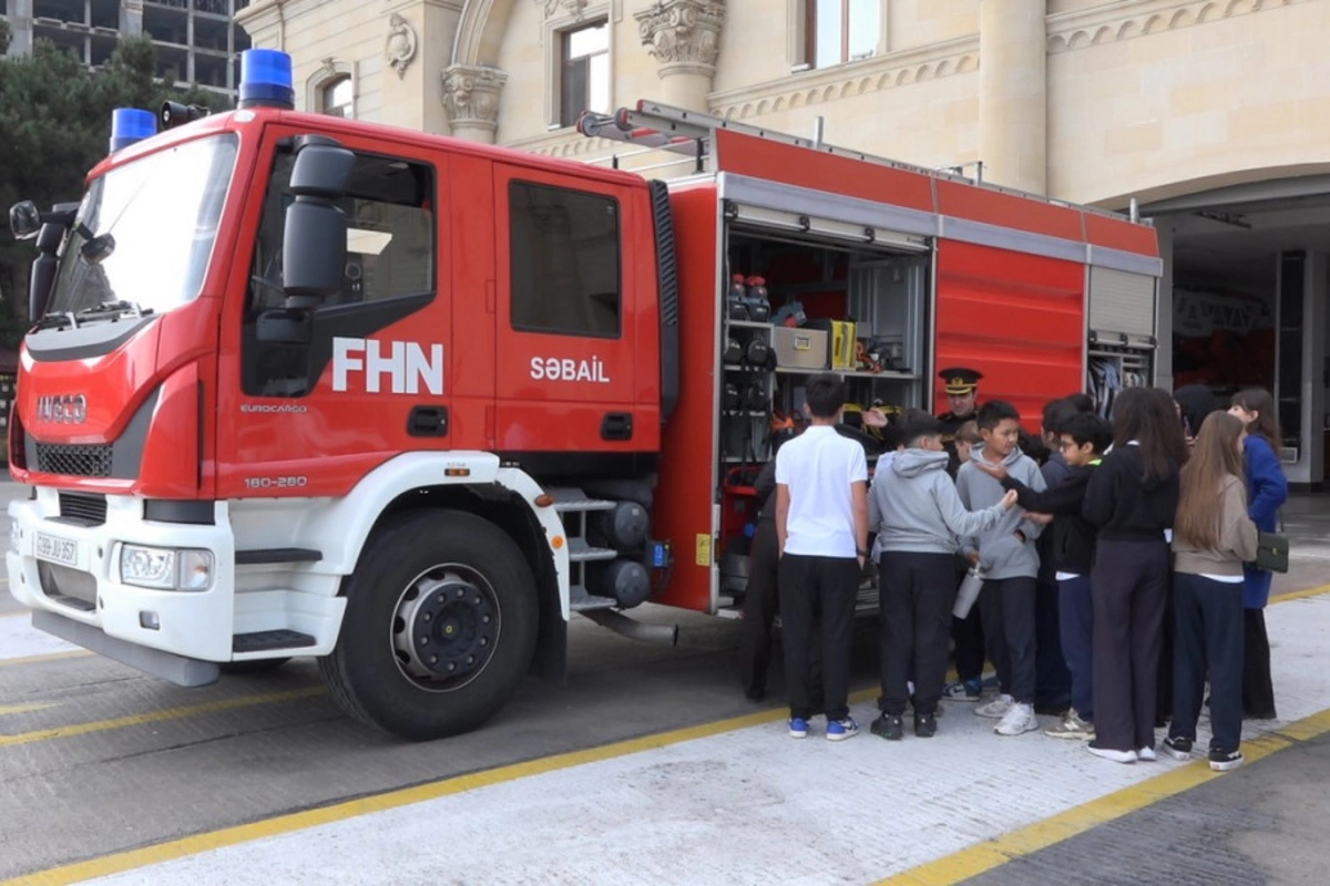 FHN şagird və müəllimlərlə təlim keçirdi