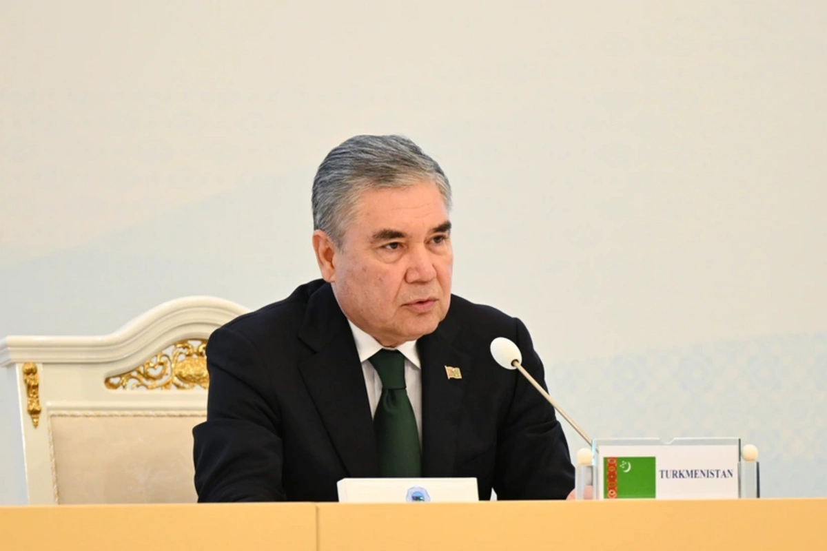 Gurbanguly Berdimuhamedov arrived with a visit to Azerbaijan
