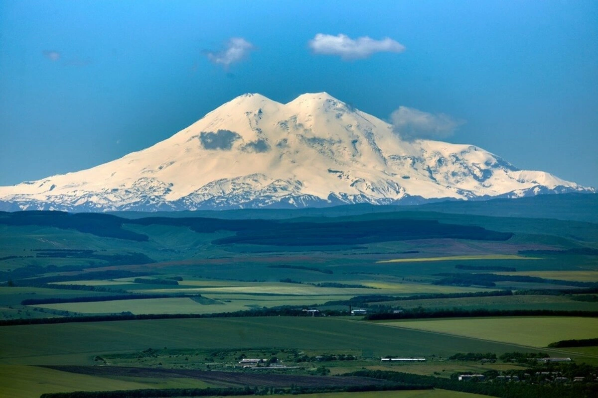Qafqazın ən hündür nöqtəsində alpinist şəhərciyi tikiləcək Qafqazın ən hündür nöqtəsində alpinist şəhərciyi tikiləcək