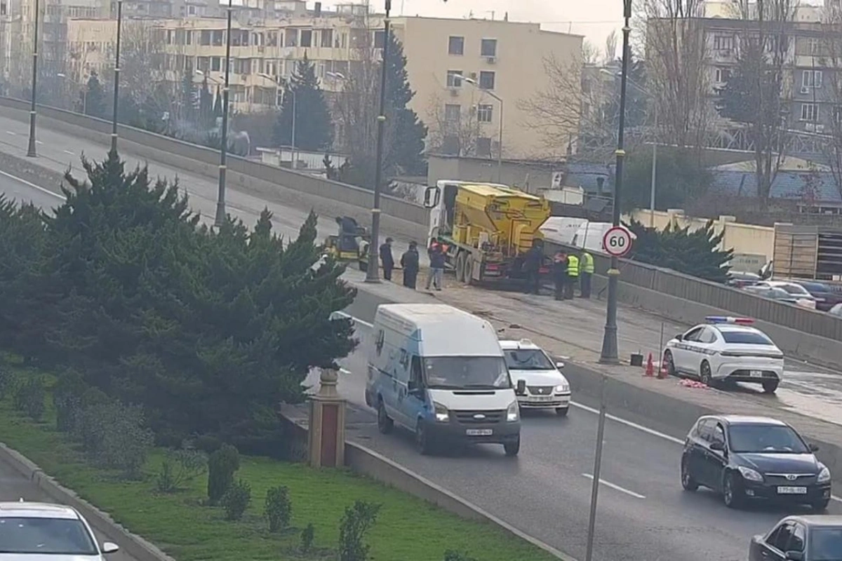 Paytaxtın əsas prospektlərindən birində nəqliyyatın hərəkətinə yenidən məhdudiyyət qoyulub