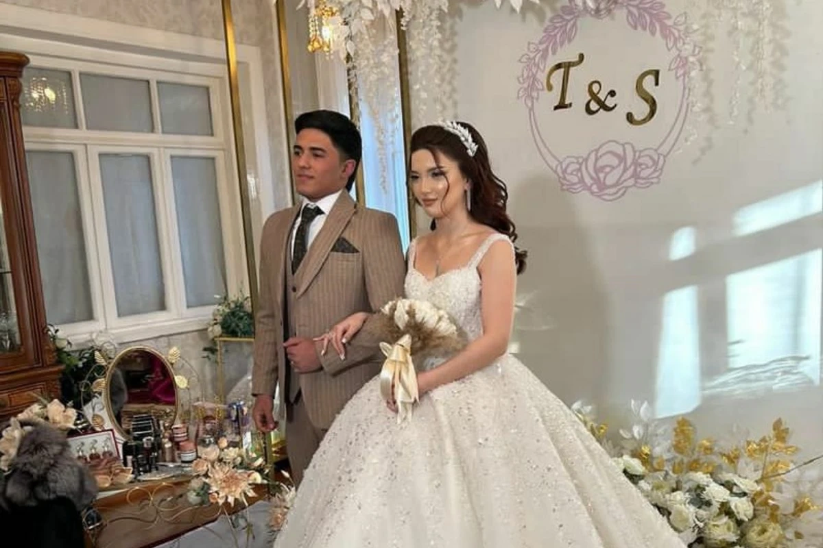 Gəncə terrorunda hər iki valideynini itirən Sevil Əliyeva ana oldu