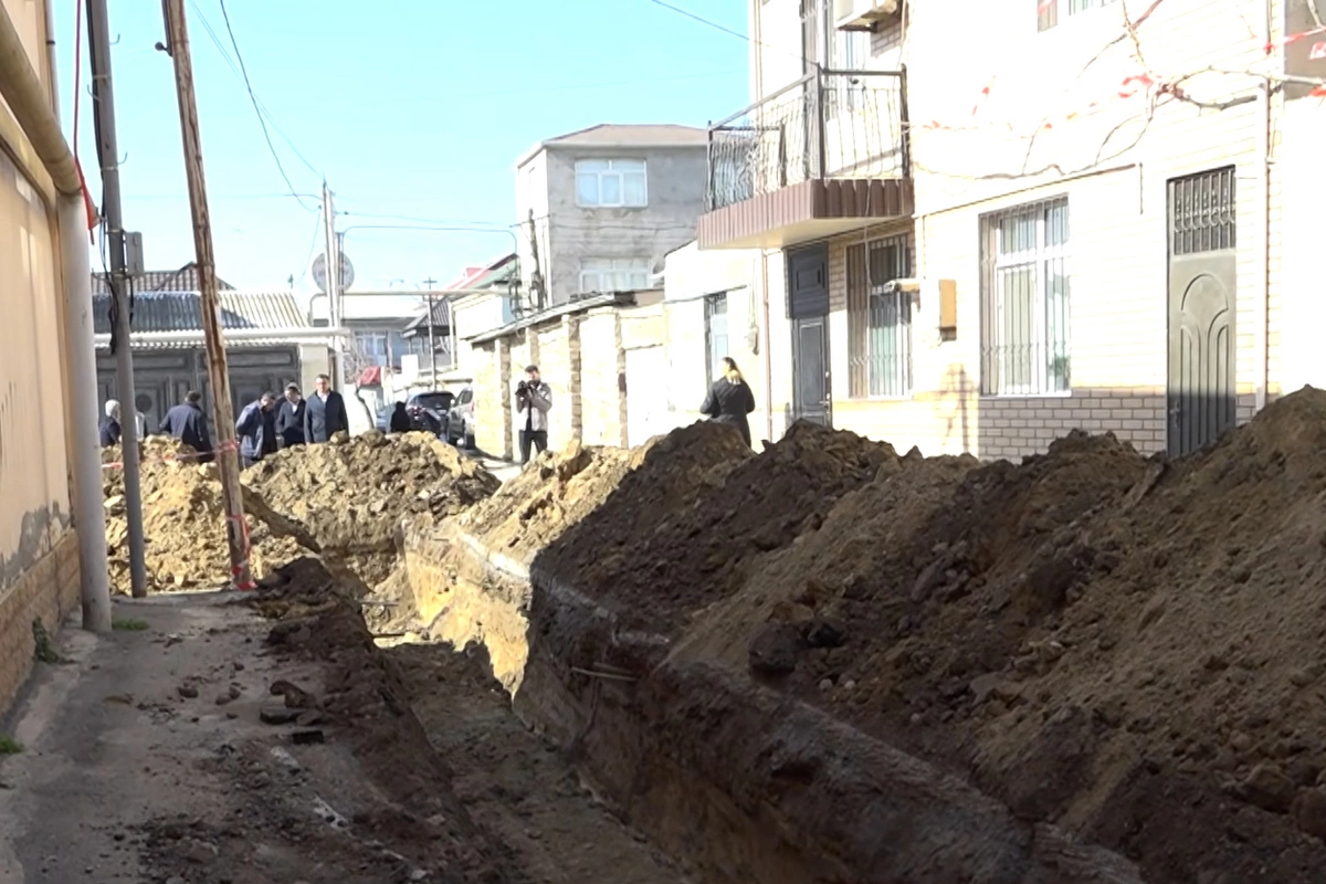 В Баку 1 600 домов под угрозой обрушения: кто разрешил их построить?