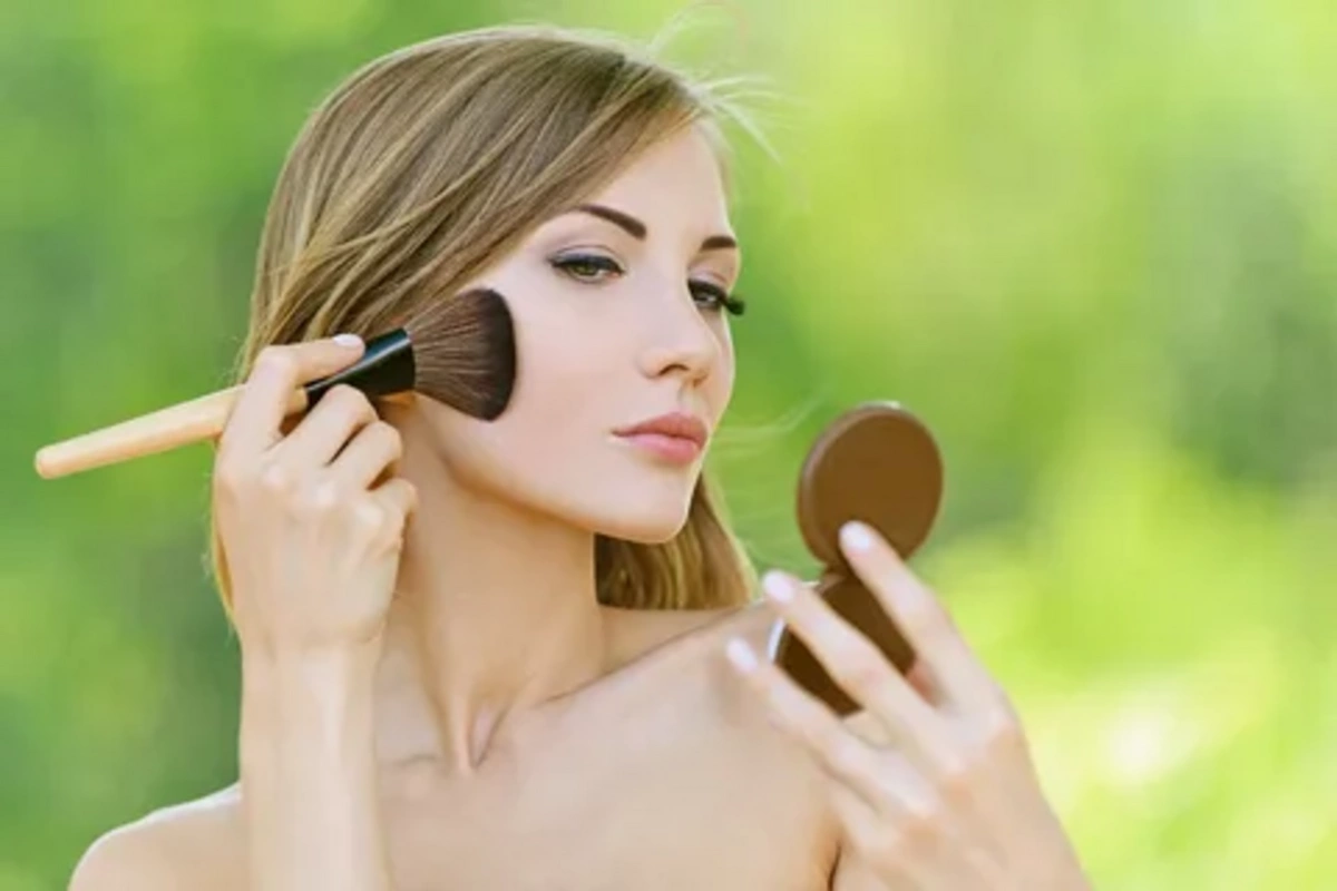 Named cosmetics that harm the skin