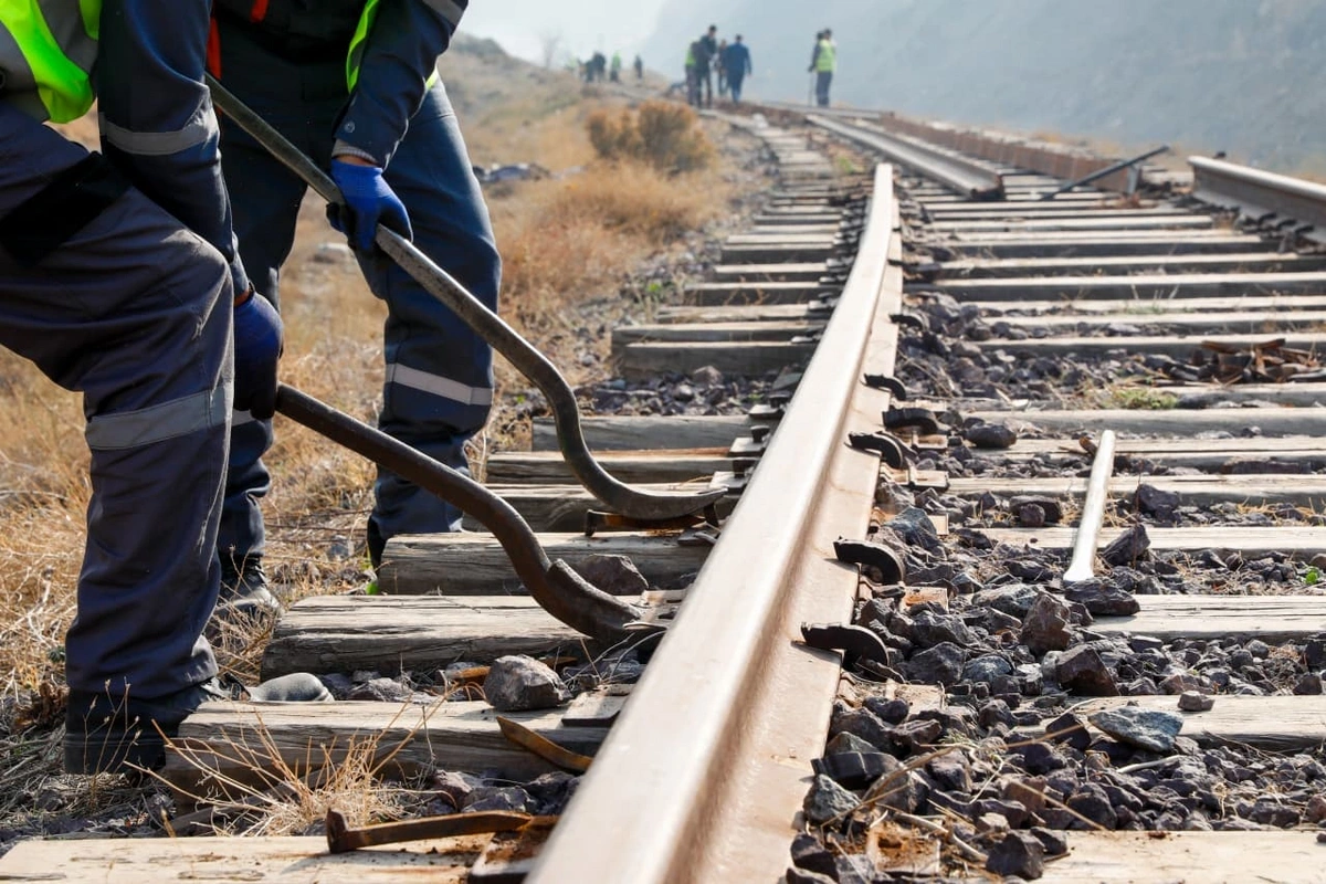 Zəngəzur dəhlizinin Naxçıvandan keçən hissəsində dəmir yolu tikintisindən SON GÖRÜNTÜLƏR