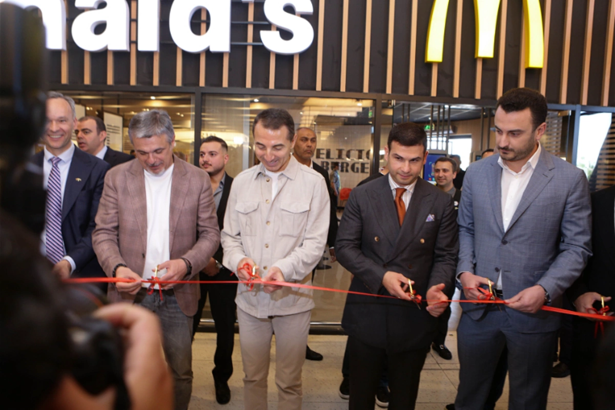 McDonald's Azərbaycanın yeni restoranı Qala qəsəbəsində açılıb McDonald's Azərbaycanın yeni restoranı Qala qəsəbəsində açılıb