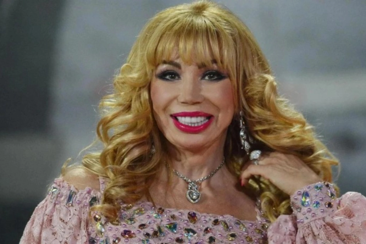 Mənim kimi müğənni Jiqulidə gəzməlidi? - Rolls-Royce aldı