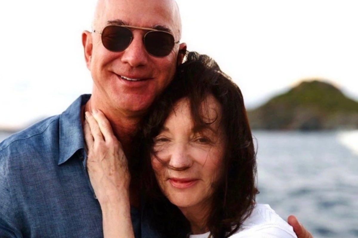 The mother of one of the richest people in the world has died