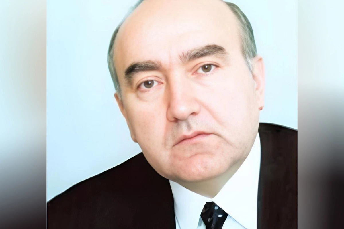 Keçmiş nazirin ölkədən çıxışına stop qoyuldu