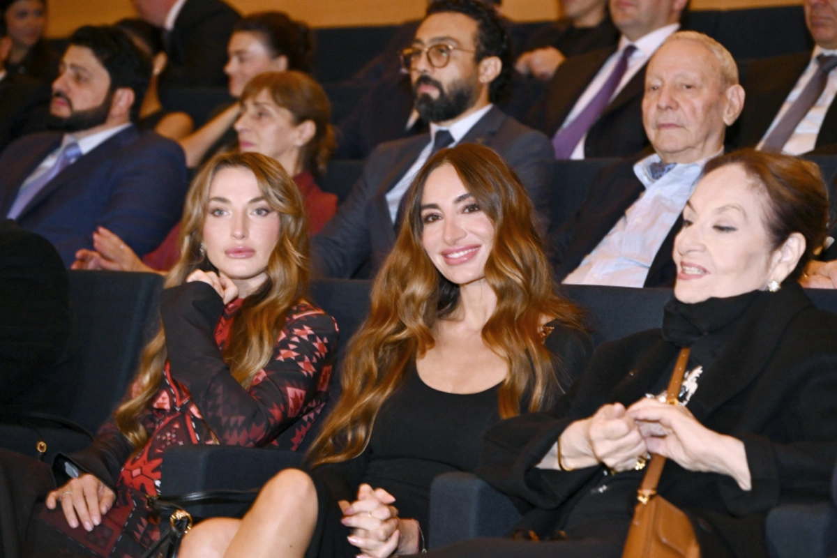 Arzu Əliyeva və Alyona Əliyeva 44 bədii filminin premyerasında iştirak ediblər