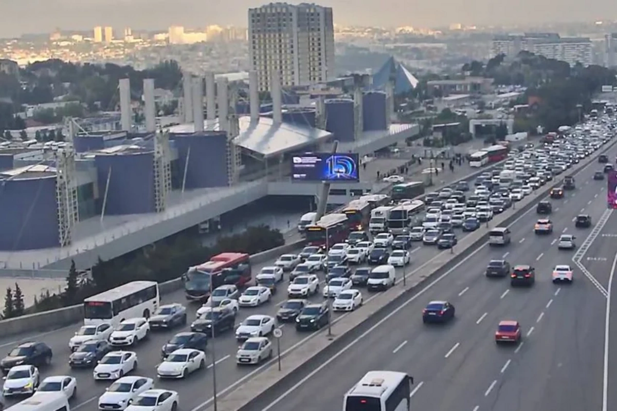 Bakıda bu yollarda nəqliyyatın sıxlığı müşahidə olunur
