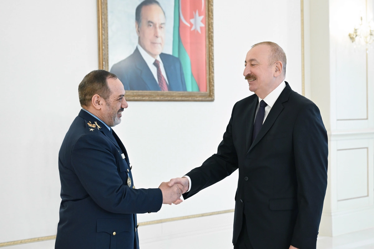 İlham Əliyev İranın müdafiə və silahlı qüvvələrə dəstək nazirini qəbul edib