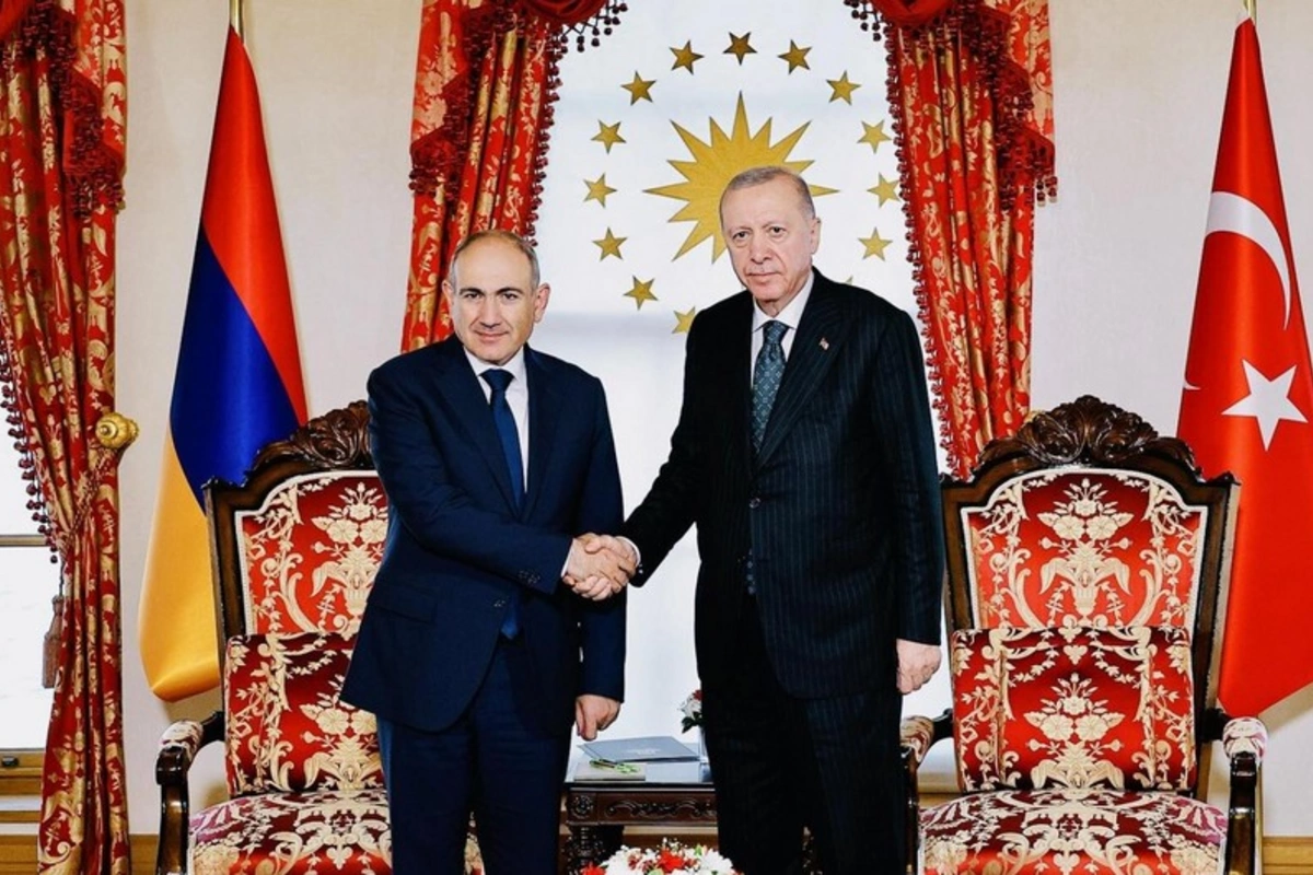 Ərdoğan-Paşinyan görüşündə müzakirə olunan məsələlər açıqlanıb Ərdoğan-Paşinyan görüşündə müzakirə olunan məsələlər açıqlanıb