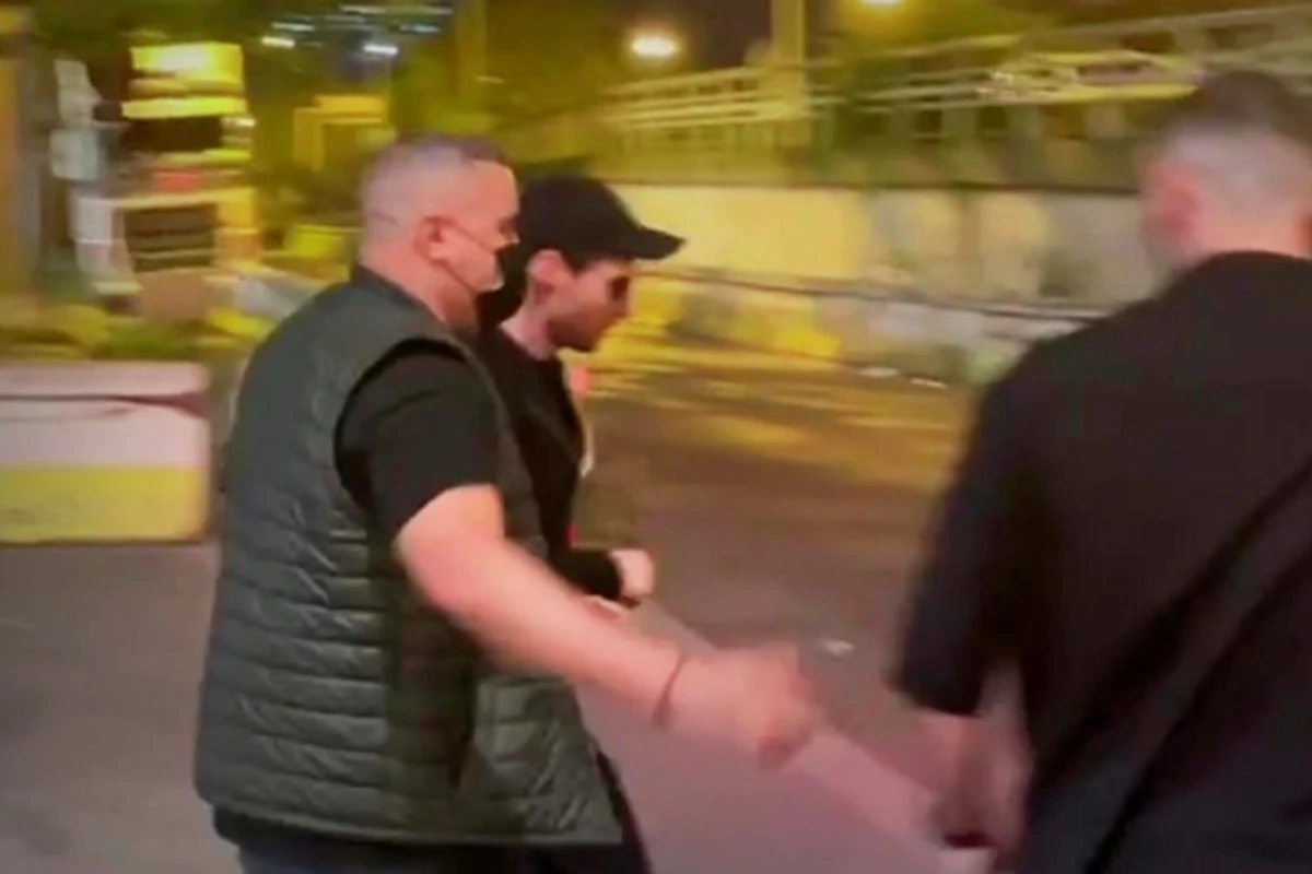 Durova Fransada yalnız məhkəmənin müəyyən etdiyi ünvanda yaşamağa icazə verilir