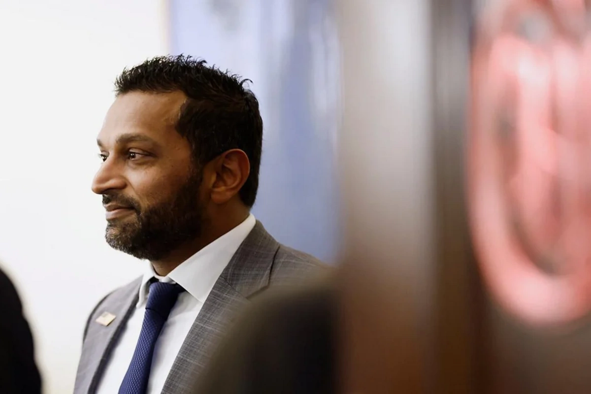 FTB rəhbəri Tramp işi üzrə istintaqda iştirak edən 10-a yaxın əməkdaşı işdən çıxarıb