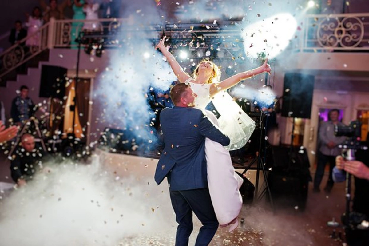 Groom dies during wedding dance with bride in Egypt