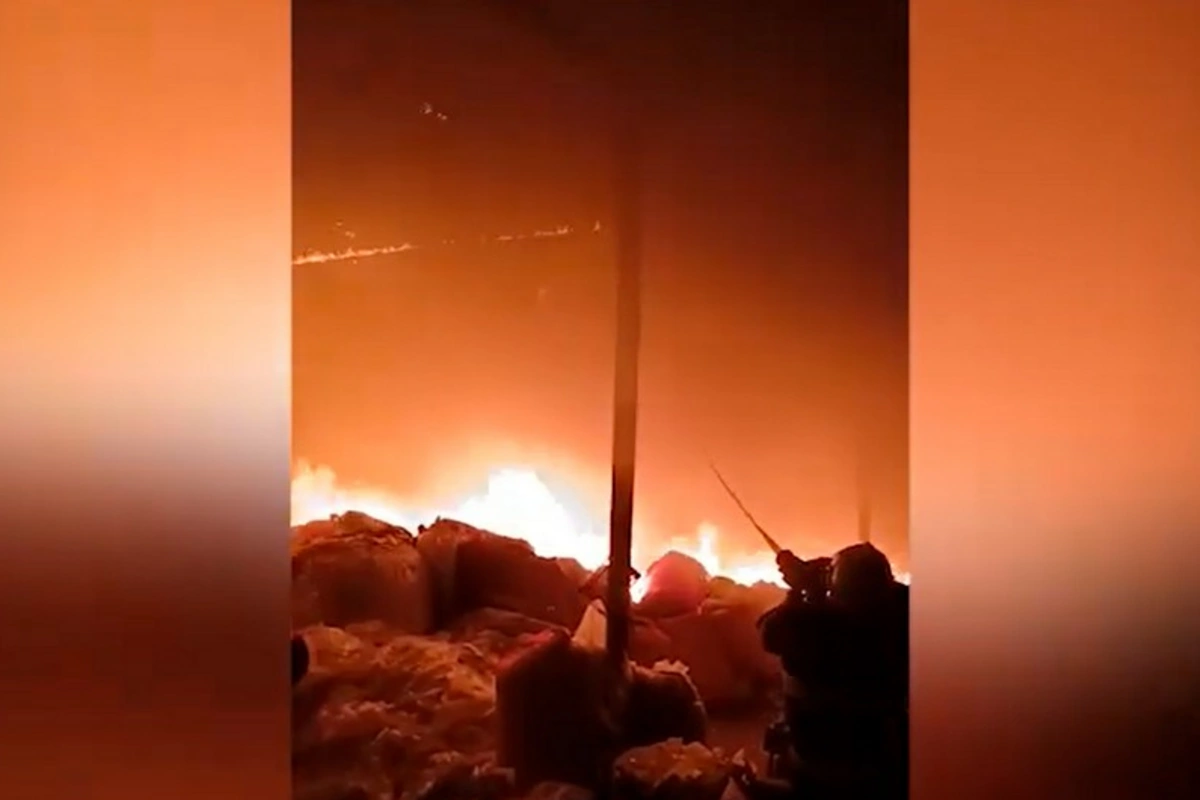 В Сумгайыте произошел пожар в цехе по производству полиэтилена В Сумгайыте произошел пожар в цехе по производству полиэтилена