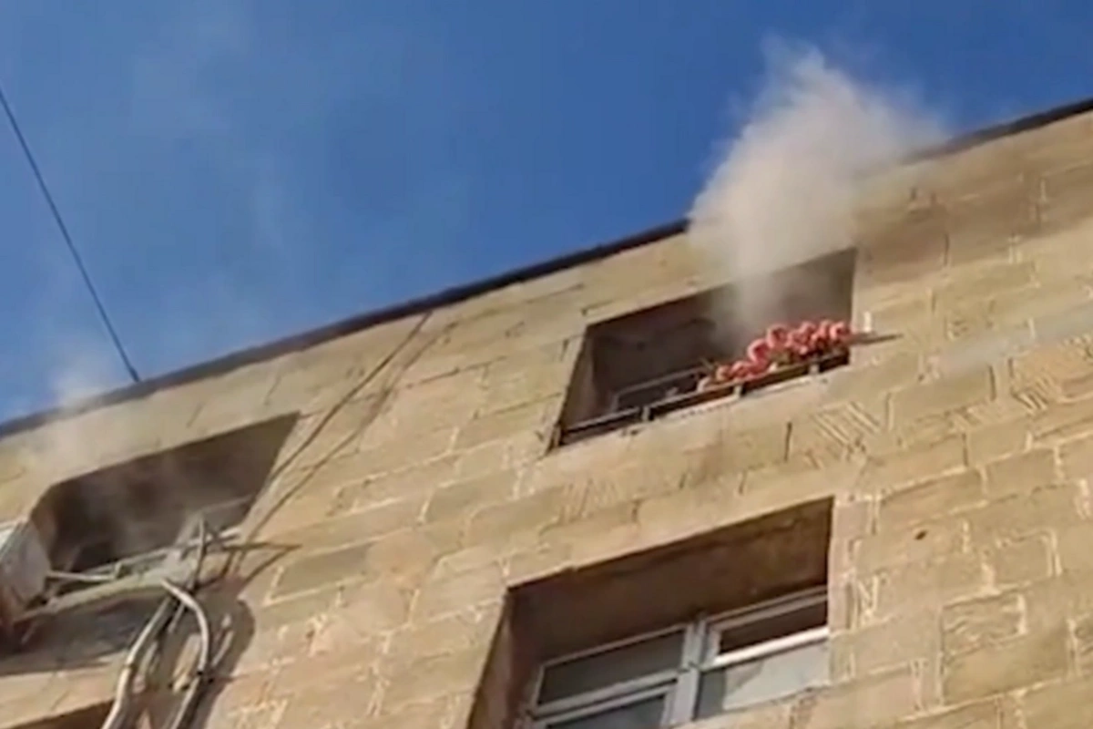 Bakıda yataqxanada YANĞIN - 3 nəfər təxliyə edilib