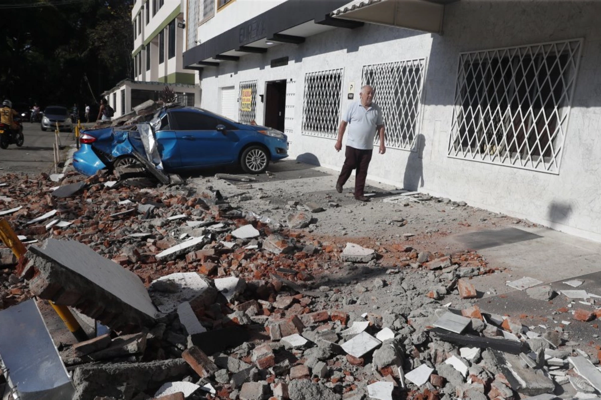 Kolumbiyada 7,4 bal gücündə zəlzələ: 13 ölü var - DƏHŞƏTLİ KADRLAR