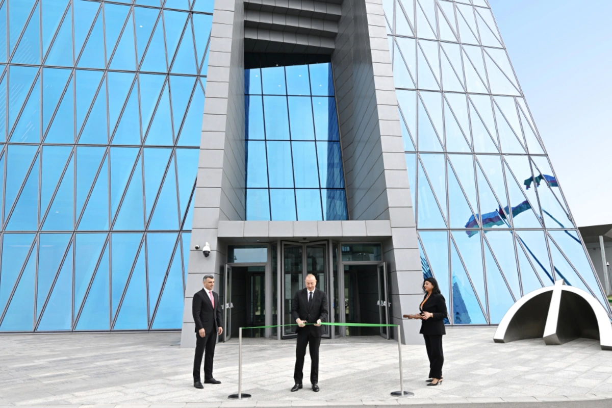 President Ilham Aliyev attended the opening of the new Central Bank building