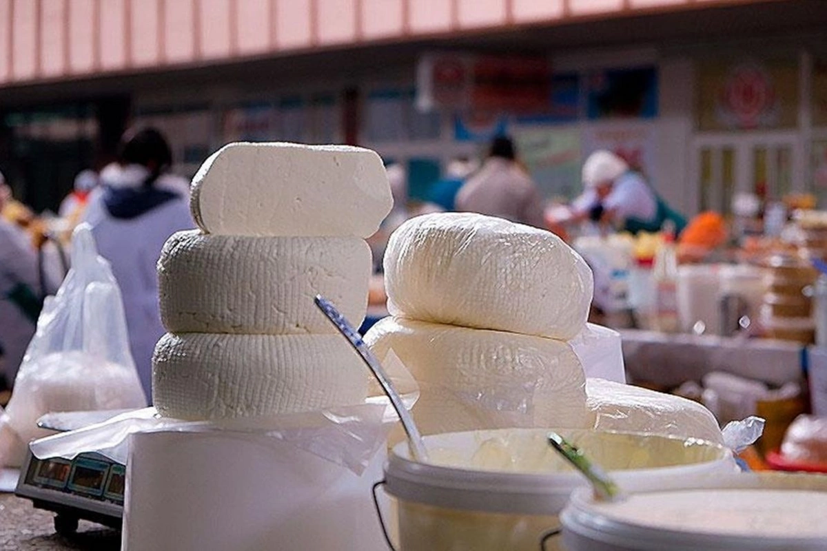 Азербайджанский эксперт раскрыл страшную правду о молочных продуктах с рынка