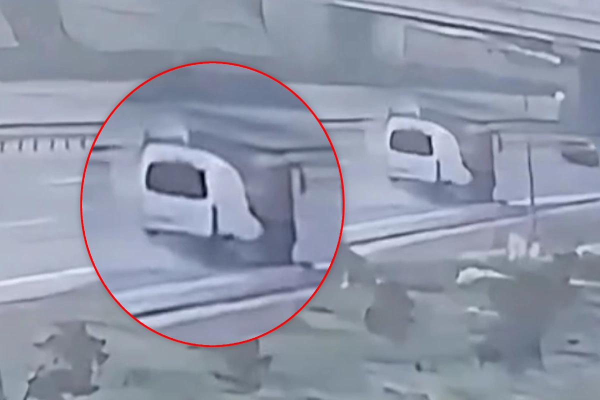 Dairəvi yolda ağır QƏZA: Mercedes yük maşını ilə TOQQUŞDU