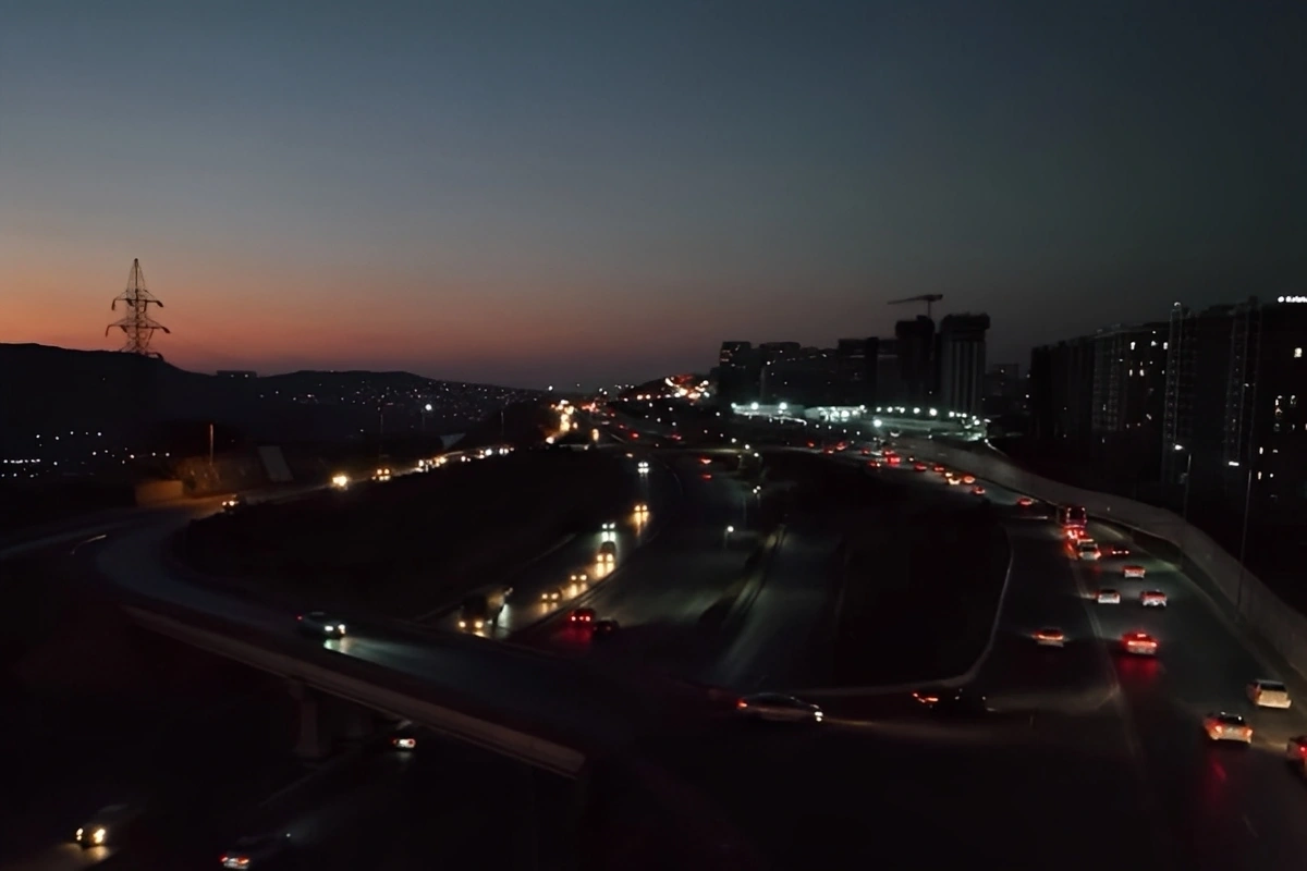 Bakı Kənar Dairəvi yolunda TƏHLÜKƏ Bakı Kənar Dairəvi yolunda TƏHLÜKƏ