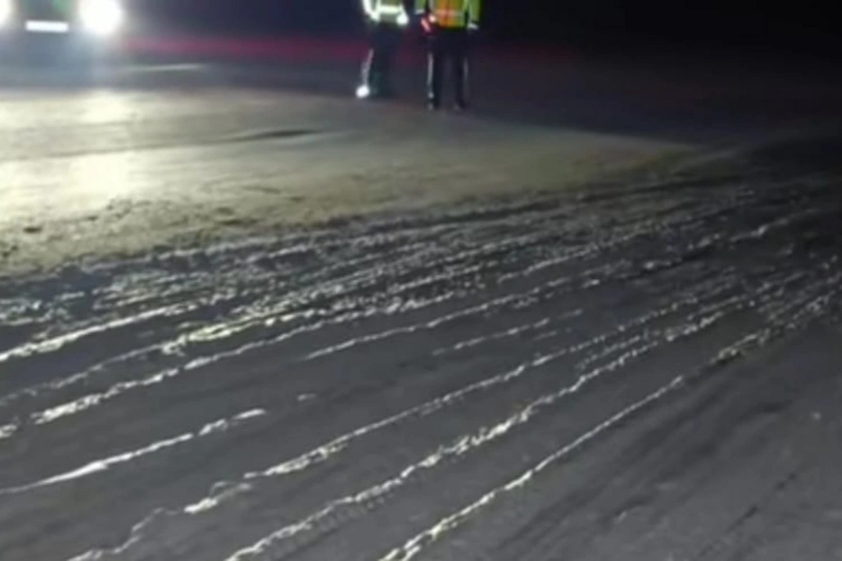 Qubada yola tökülən beton sürücülərə PROBLEM YARATDI